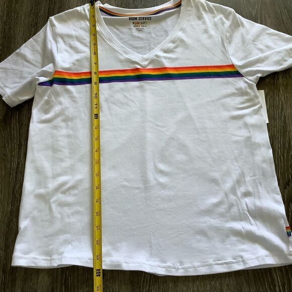 ROOM SERVICE Rainbow Graphic Tee Extra Small - Picture 7 of 8